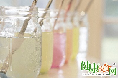 春季飲水指南:晨蜜晚水的好處與注意事項