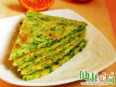 春季美食:芹菜虾皮软香饼