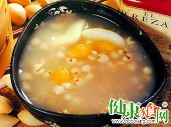 春季提升免疫力食谱:雪梨南北杏川贝百合瘦肉汤
