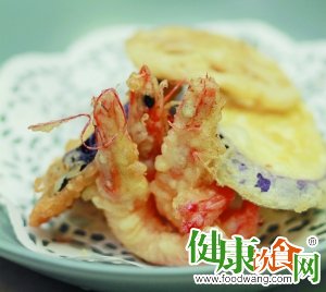 春日限定｜時蔬海鮮天婦羅：清淡口感與酥脆外觀的完美結合