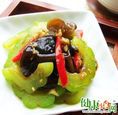 冬季吃苦瓜，有效预防口唇干裂