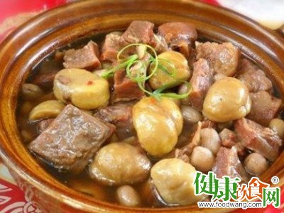 冬日暖身补脾腎：板栗炖羊肉的作法