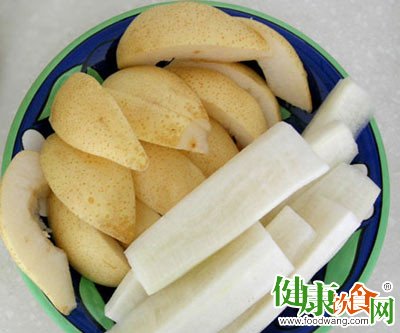 冬季食補指南:生吃蘿卜潤燥,熟吃梨止咳潤喉
