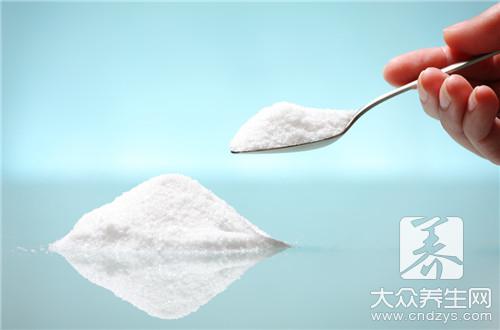 借酒消愁愁更愁！焦虑时5种食物别再碰了