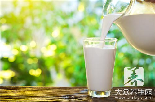 牛奶9大禁忌人群:哪些人喝了反伤身?