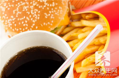 痛風患者必看:8種食物避雷指南,穩控尿酸