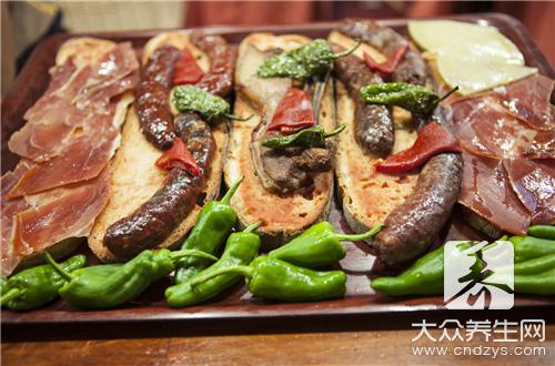 睡前慎食這5類食物 讓你夜夜無眠
