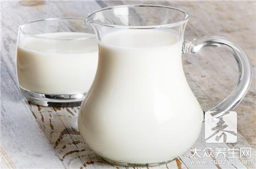 哪些人不宜食用牛乳？牛乳的副作用與禁忌
