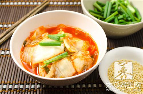 哪些人不宜食用辣白菜？辣白菜的副作用與禁忌