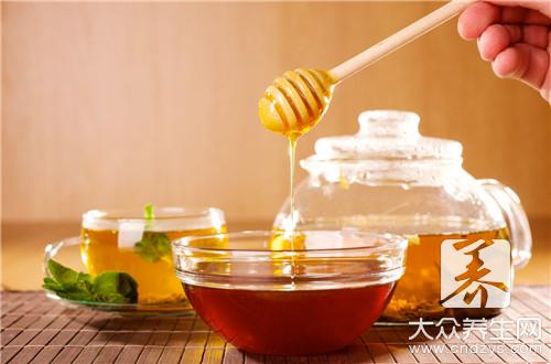 喝中药期间能喝茶吗?解析中药与茶、蔬果、牛奶的搭配禁忌
