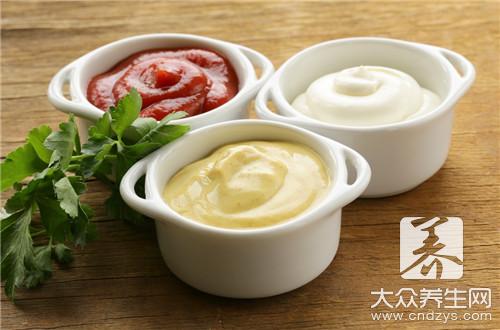 沙拉含鹽量驚人?揭祕快餐店沙拉比漢堡更鹹的健康真相