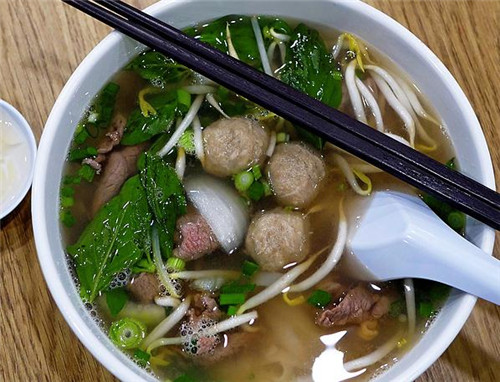 多喝湯的好處：老人喝湯更養生