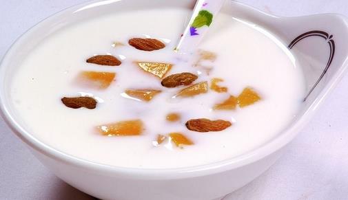 上班族健康零食指南:餐后酸奶润肠减肥