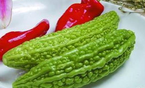 老年人夏季养生指南:防中暑与科学饮食