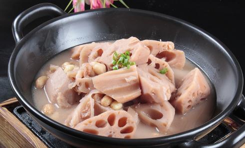 冬季祛痘良方:莲藕配花生,清熱潤膚