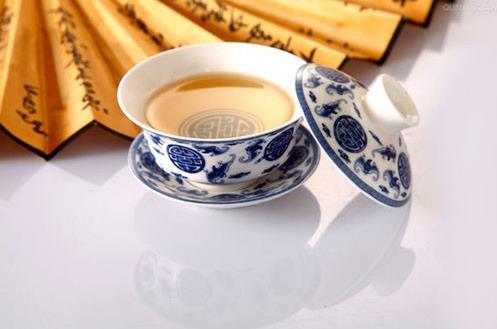 隔夜茶的妙用與生活實用指南