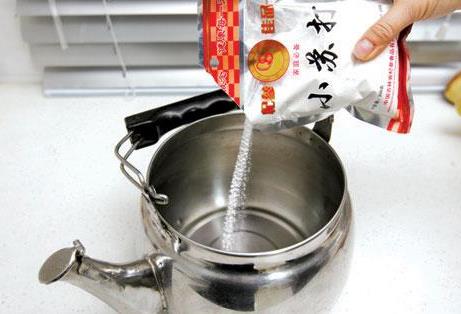電熱水壺除垢方法
