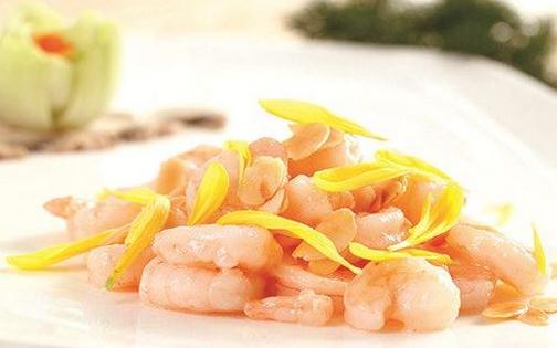 秋季消燥清心養肝食譜:菊花炖豬