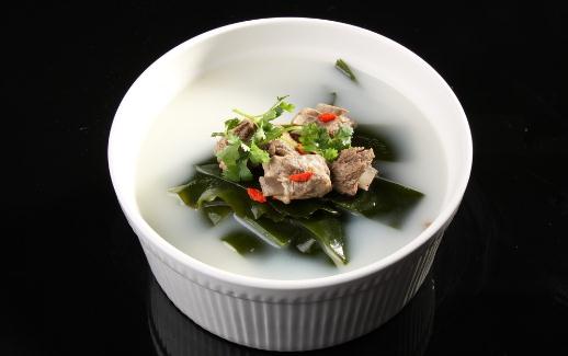 體寒者的御用湯飲:海帶排骨湯的營養與做法