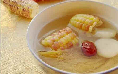 肝膽濕熱飲食調理：5款清肝利膽養生湯推薦