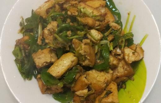 青椒炒豆腐:兼具美味与血管保健功效的家常菜
