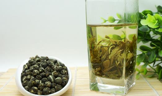 3款养生茶帮助OL对抗辐射脸