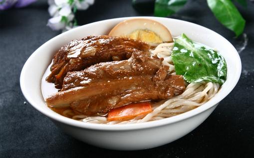 冬季暖心美食:大排面做法教學