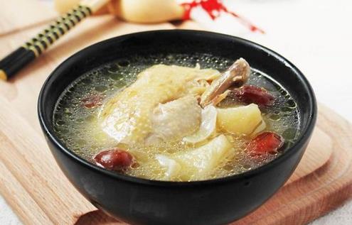 怎樣做出美味潤肺雪梨雞湯｜食材與禁忌全解析