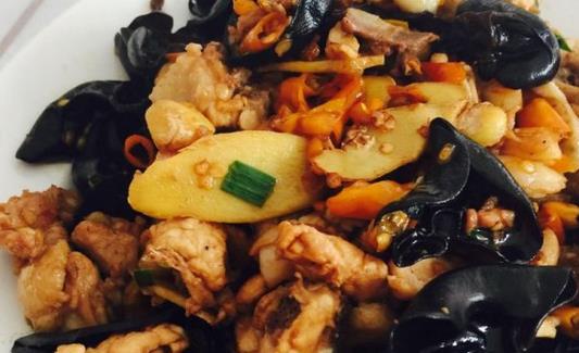 冬季男性补肾食谱:黑木耳莴笋一周食疗方案