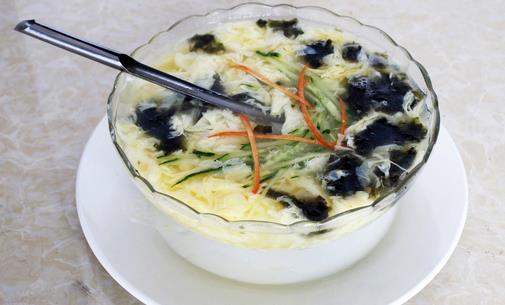 常喝紫菜蛋花汤缓解偏头痛 常喝紫菜蛋花湯 緩解偏頭痛不悶悶