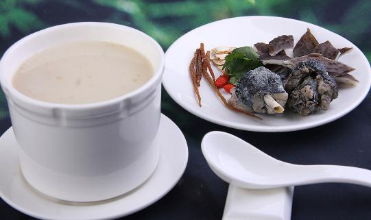 吃乌鸡有什么好处?乌鸡养生食谱