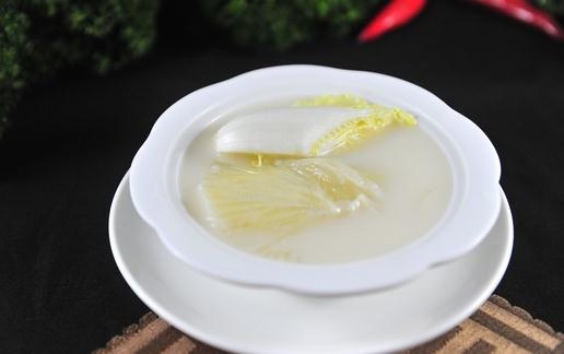 冬季補養食療:杜仲燉雞湯及其他滋補湯品