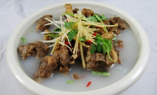秋冬潤肺食補｜羅漢果百合雞湯等6款滋養肺部的家常湯品