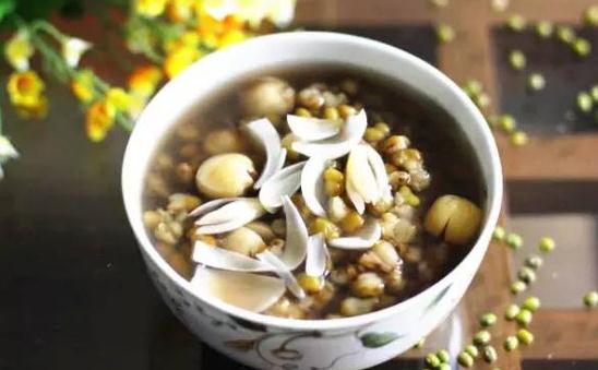 綠豆湯不只是綠色 功效、變色原因與保存法