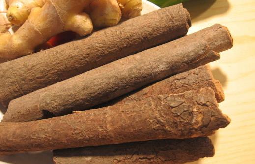 肉桂的功效与作用：治疗宫冷及其他健康益处