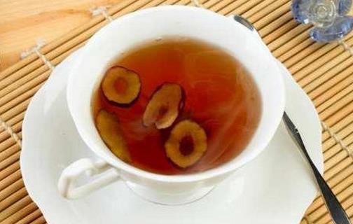 大棗泡水排毒養肝 8大功效與注意事項