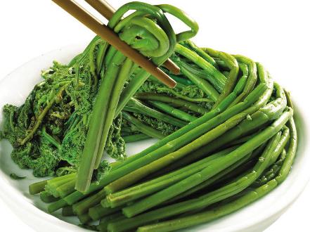 吃蕨菜有什么好处？蕨菜营养价值、功效与作用