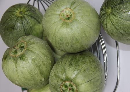 吃香瓜好吗？香瓜的营养价值、功效与作用全解析