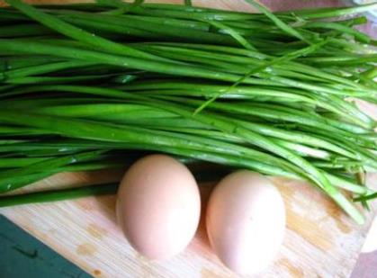 吃韭菜好吗?韭菜的营养价值、功效与作用全解析