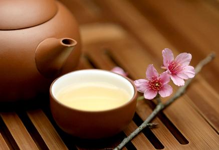 桃花茶的功效与作用:美容养颜与注意事项