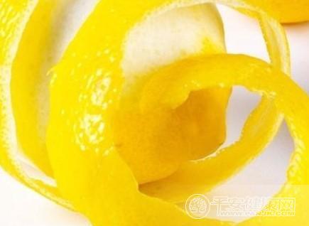 柚子皮的功效与作用:美容、消食、化痰与健康妙用
