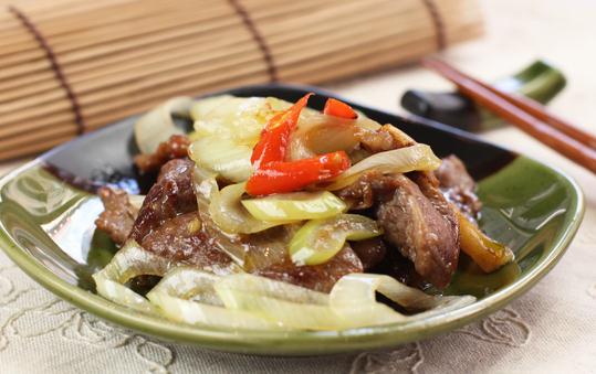 大葱炒牛肉：香辣嫩滑，健脾开胃又助瘦