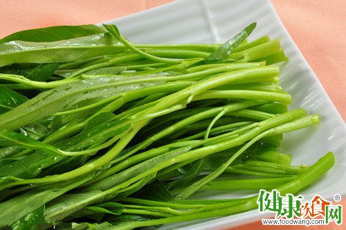 夏天吃空心菜好处多：降糖、防癌、通便