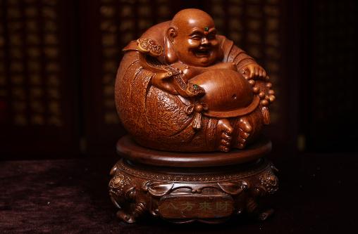 辦公桌風水擺件推薦：招財化煞、提升事業運