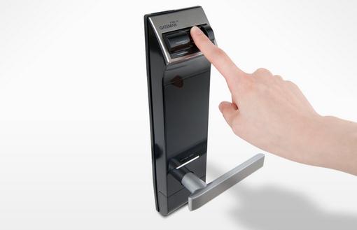 指紋鎖怎麼安裝？選購技巧與步驟詳解