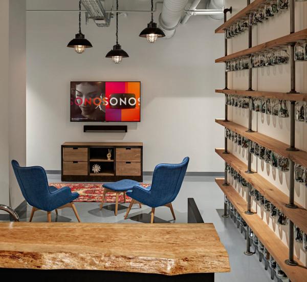 Sonos 波士頓辦事處辦公室裝潢設計：開放式空間搭配綠植牆