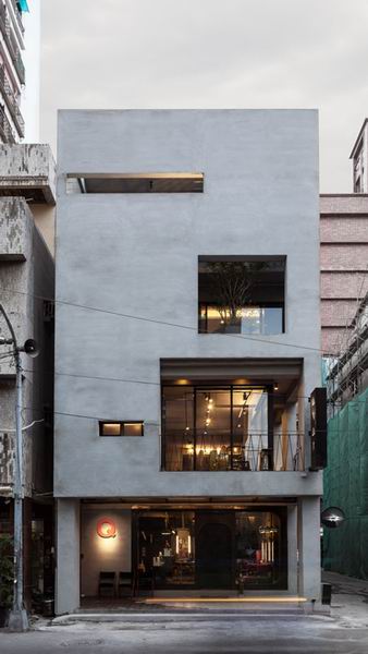 高雄 Split-Level 四層工業風理髮店，像走進一部精彩故事片