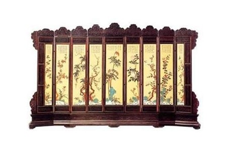 如何设计客厅屏风隔断：兼顾风水与美观的实用指南