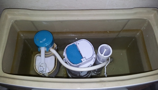 馬桶水箱漏水處理指南:常見原因與DIY維修步驟