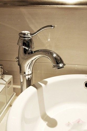 現代簡約裝修案例欣賞:90平三室兩廳6萬元精裝入門
